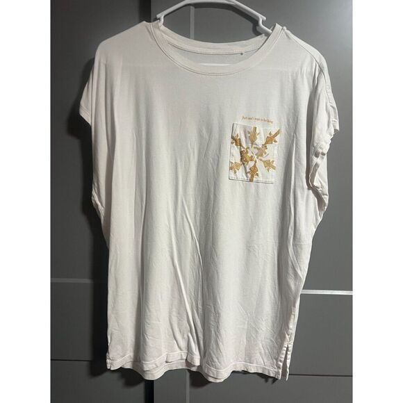 Uniqlo x The Lion King Womens Oversize T-Shirt Pocket White Size Small - Picture 1 of 5